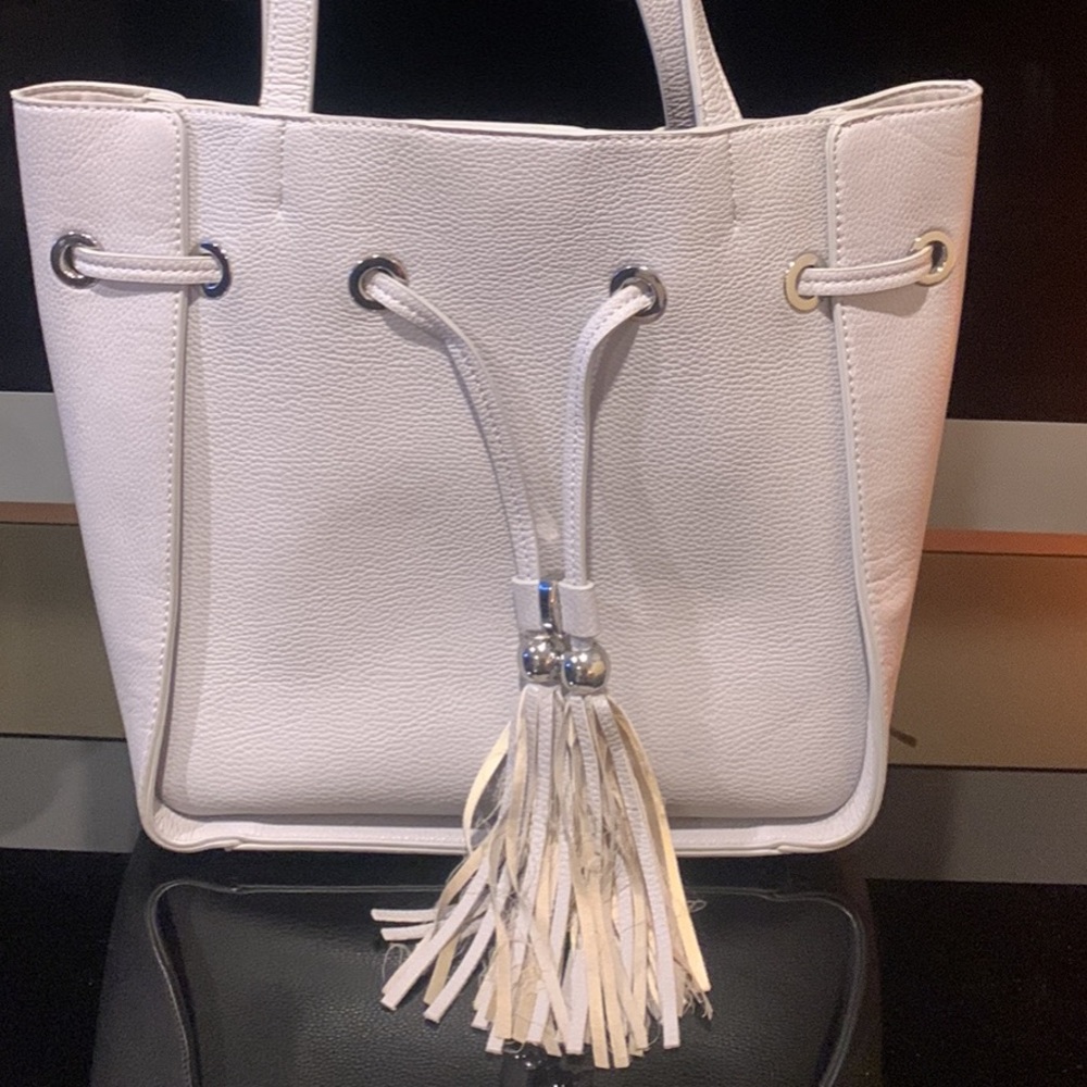 Beautiful tote 👜